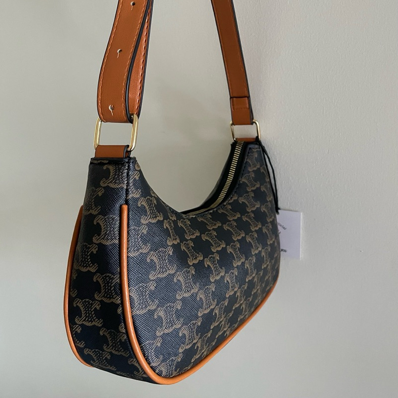 Túi xách đeo vai LISA hình bán nguyệt