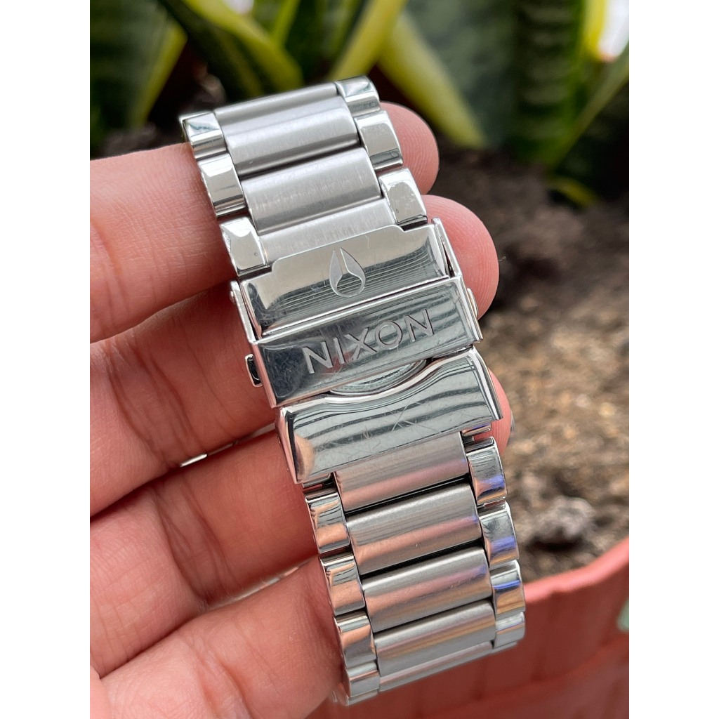 Đồng hồ nam Nixon mặt sọc chạy pin hàng Nhật