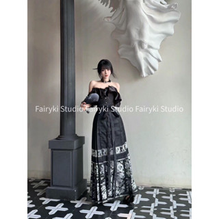 Sẵn-  Set mã diện đen hoa trắng dệt kim áo corset trễ vai bèo và áo choàng viền lông cao cấp Hán phục -có tách lẻ