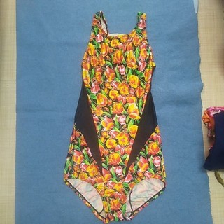 AB15. Áo bikini một mảnh hoa tulip. Phom 45-55kg.