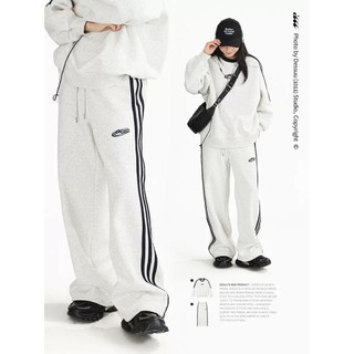 Bộ áo nỉ thể thao kẻ sọc dessuu from rộng dáng in hình "dessuu sports" áo sweater 2024