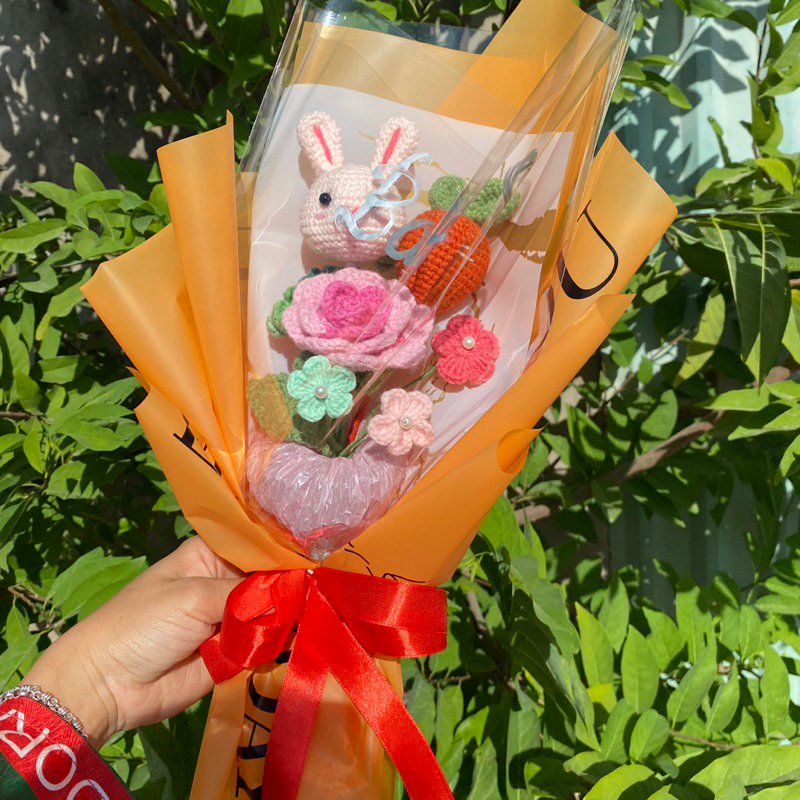Hoa thỏ cà rốt bằng len