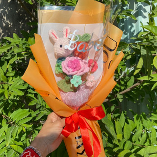 Hoa thỏ cà rốt bằng len