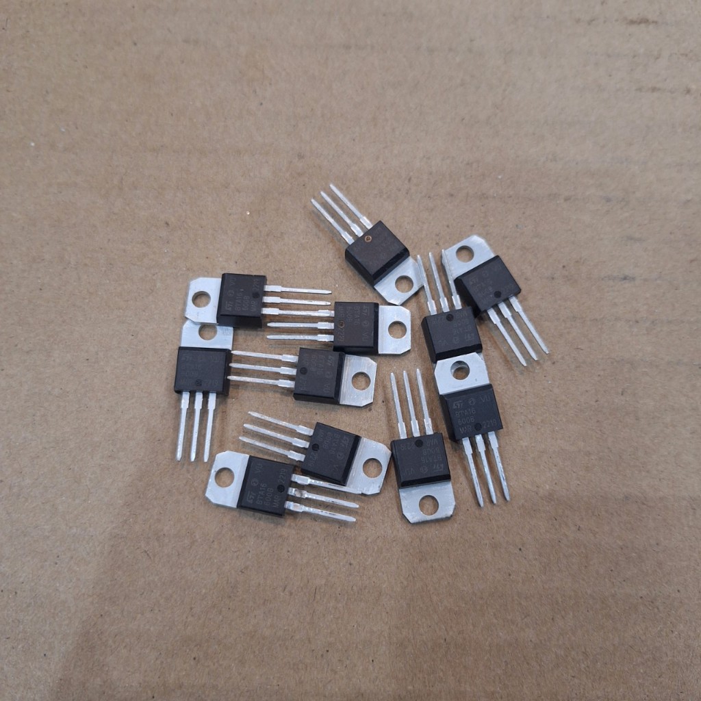 triac BTA16 600B