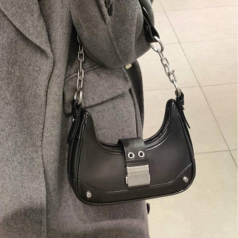 Cê ka Kẹp Nách Khóa Phối Kèm Dây Dài Đeo Chéo Sẵn 2 Màu Đen - Nâu