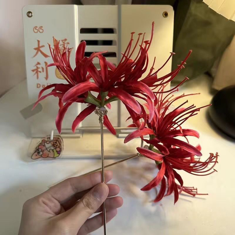 Trâm cài tóc hoa bỉ ngạn