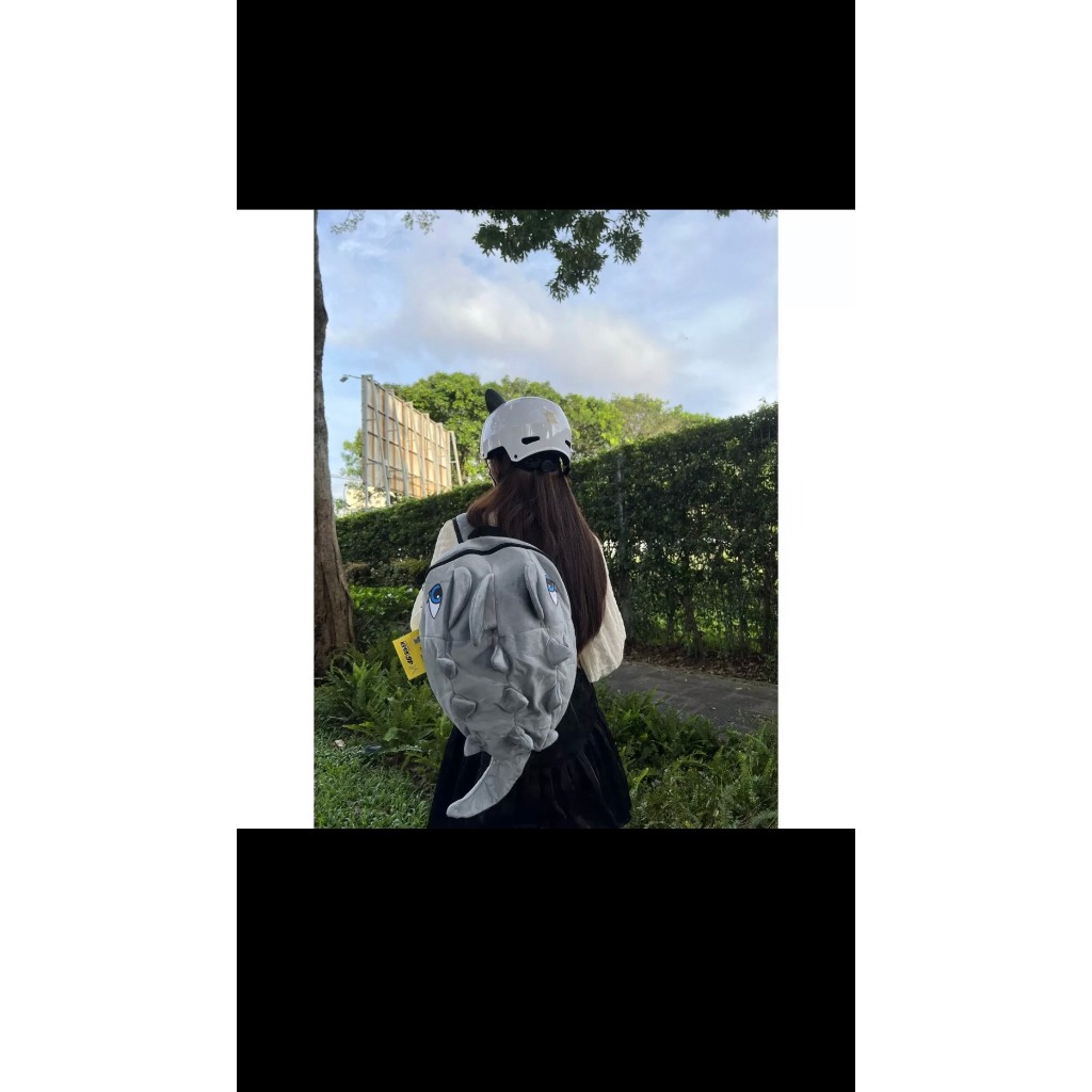 Balo khủng long màu xám