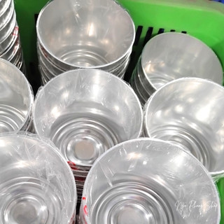 Ly đá nhôm Tân Đức Thành, Ly làm nước đá. Miệng ly lớn giúp việc lấy đá ra sau khi đá đông rất dễ dàng.
