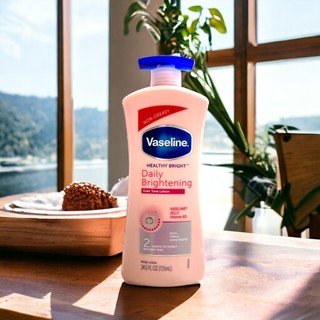 Sữa dưỡng thể Dưỡng Ẩm Trắng Da Vaseline 725ml