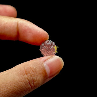 Mặt hồ ly dâu đỏ thạch anh tự nhiên size charm