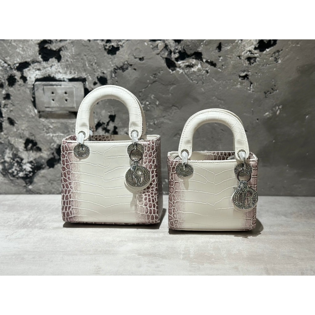 TÚI CD LADY BẠCH TẠNG SZ17 TAG ĐÁ