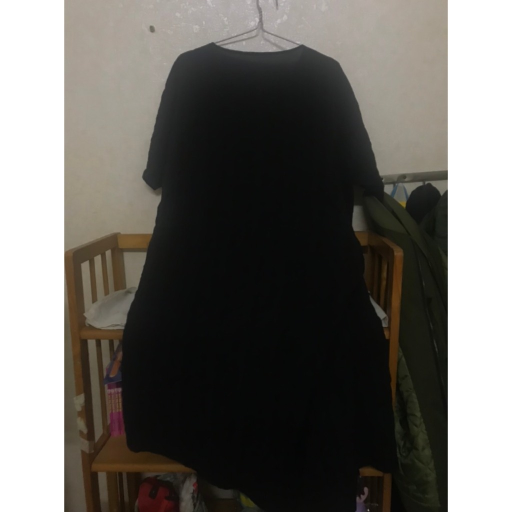Váy đen bigsize kiểu lạ