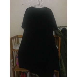 Váy đen bigsize kiểu lạ