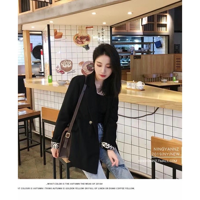 Áo Khoác Blazer Nữ Màu Đen Phom Rộng 4 Nút Phong Cách - BLA22065