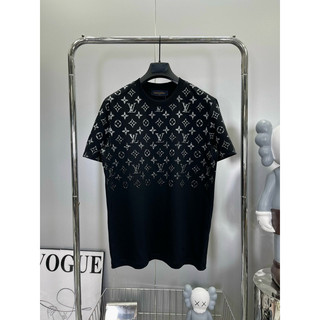 Áo t-shirt phông lv