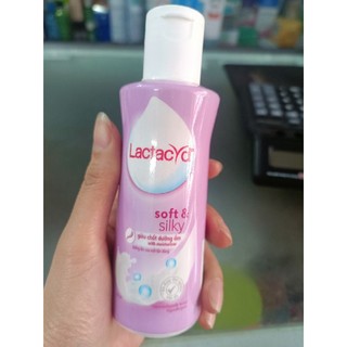 Dung dịch vệ sinh Lactacyd đủ màu