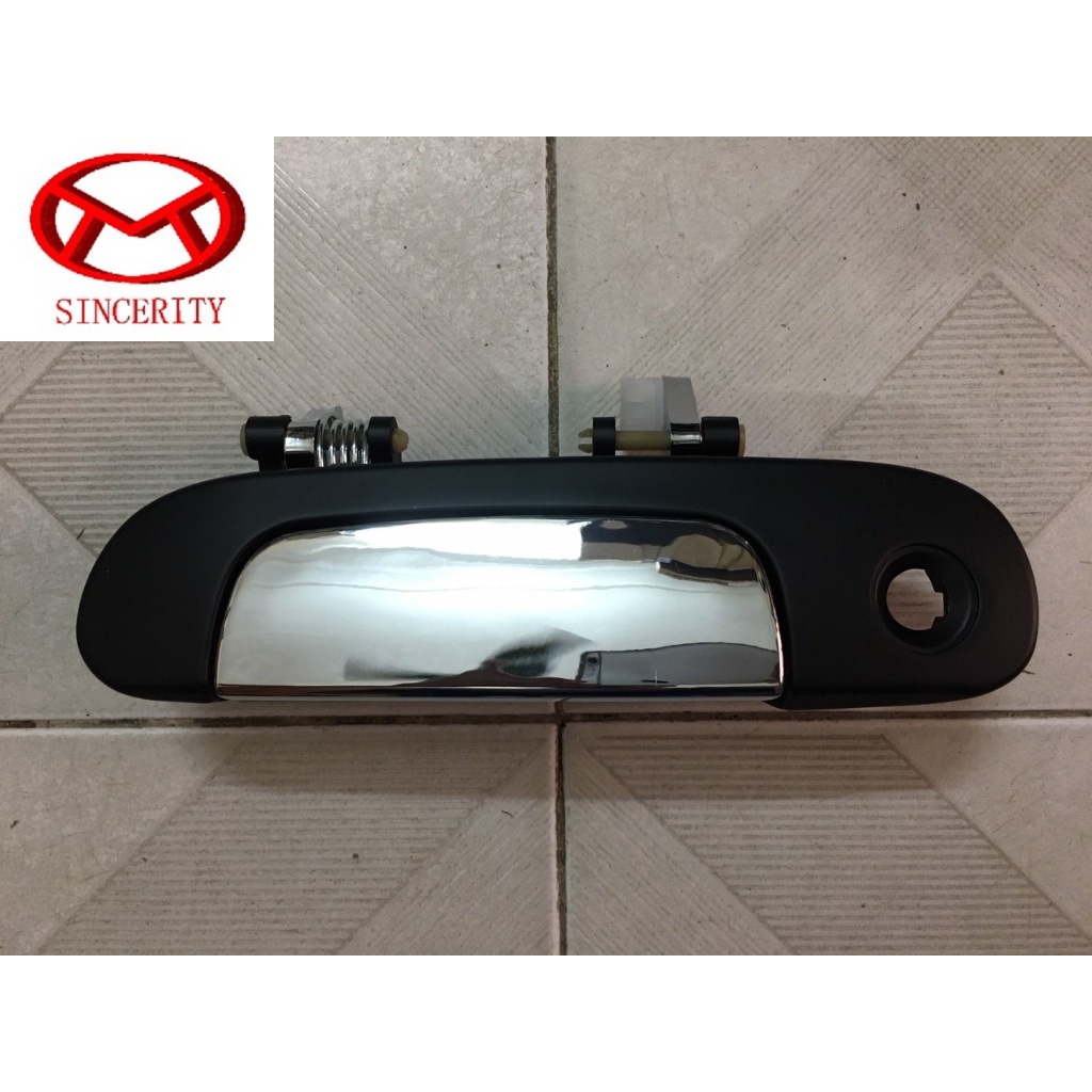 Tay mở cửa ngoài Mazda Premacy