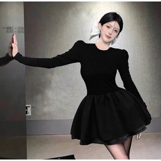 Set áo đen body cổ tròn tay dài + chân váy đen tầng