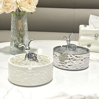 Gạt tàn gốm sứ thỏ bạc decor có nắp đậy chống bay tàn thuốc phòng khách cao cấp trang trí có nắp đậy chống thuốc