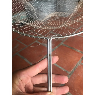 Vợt lưới cước khung inox.( mắt lưới 0,7cm )