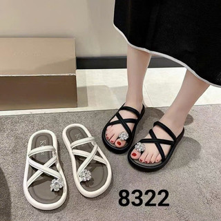 xỏ ngón đính đá quai chéo