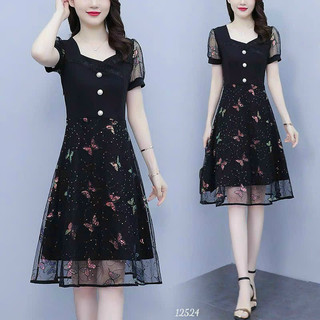 Đầm trung niên dự tiệc màu đen cổ vuông tay lỡ dáng xòe họa tiết kim tuyết hình cánh bướm sang trọng