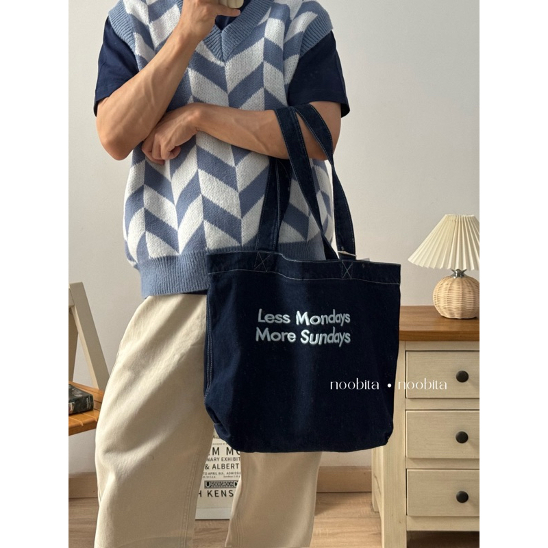 NOOBITA - Túi tote vải jean thêu chữ 2679