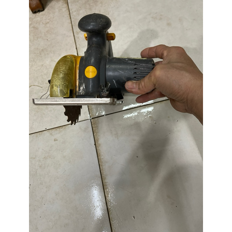 MÁY CƯA PIN MINI THÂN MÁY+ vỏ pin