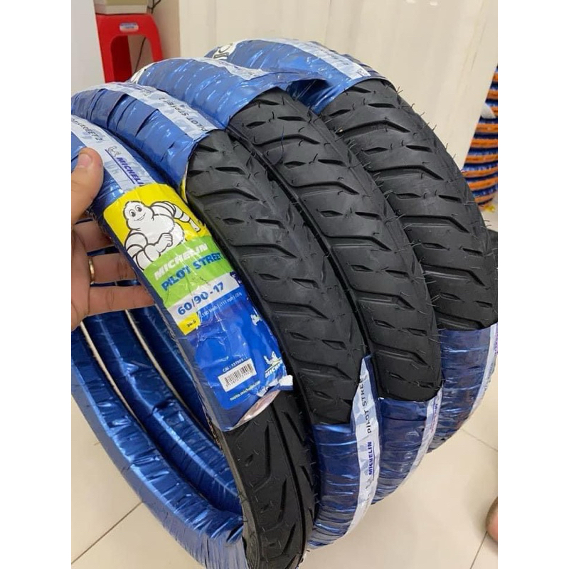 Michelin Pilot street 2