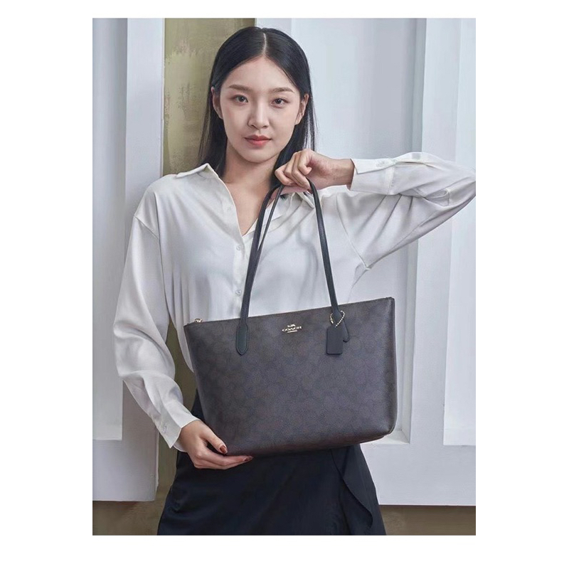 Túi coach zip top tote nữ