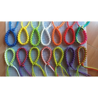 1 vòng tay đeo ná cau su paracord