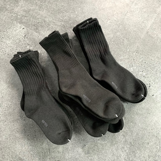 Tất 𝐔𝐧𝐢𝐪𝐥𝐨 heattech 80k/5 đôi.