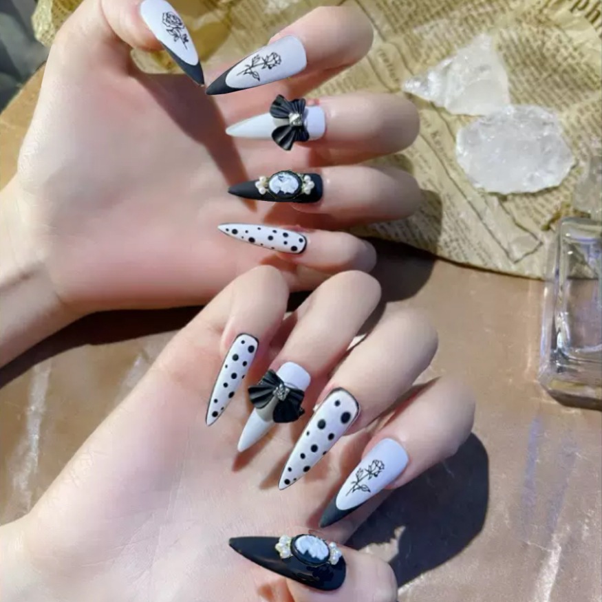 Móng tay giả nail box nhọn đen trắng hoa hồng đính nơ (bộ 24 móng) 💖 SẴN KEO DÁN 💖