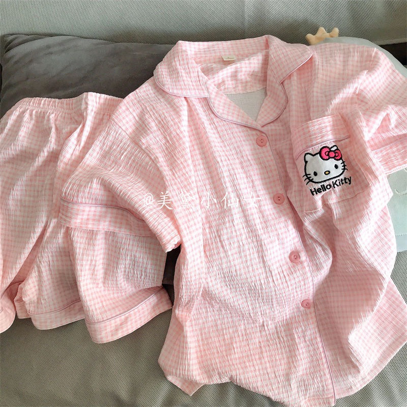 Set ngủ Hello Kitty