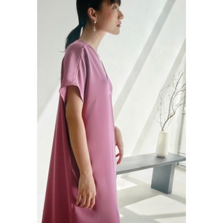 Chicka Chicka - Đầm lụa suông cổ V dáng maxi màu tím
