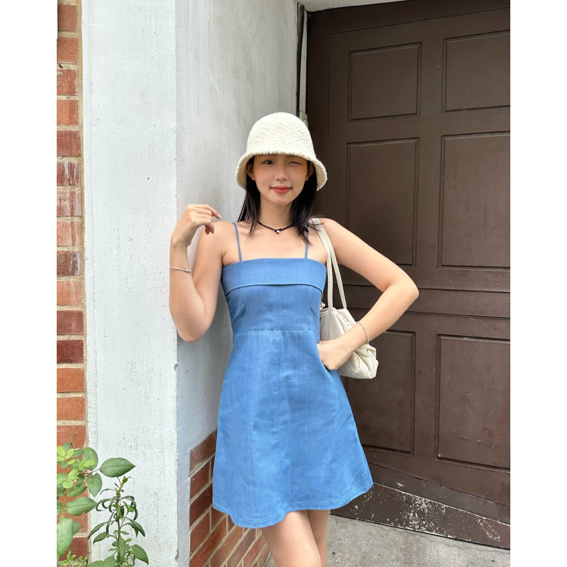 Đầm hai dây kaki vàng - xanh dương