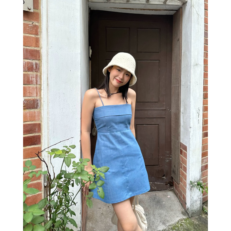 Đầm hai dây kaki vàng - xanh dương