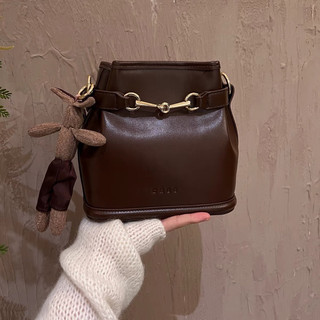 Túi bucket 𝐂𝐑𝐁𝐄 kèm charm thỏ