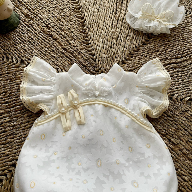 Body Cánh Tiên Cổ Tàu Trắng NHÍM XÙ KIDS Bé Gái Sơ Sinh, Đầy Tháng, Thôi Nôi Chất Tơ Hoa Ép Phối Ren B083