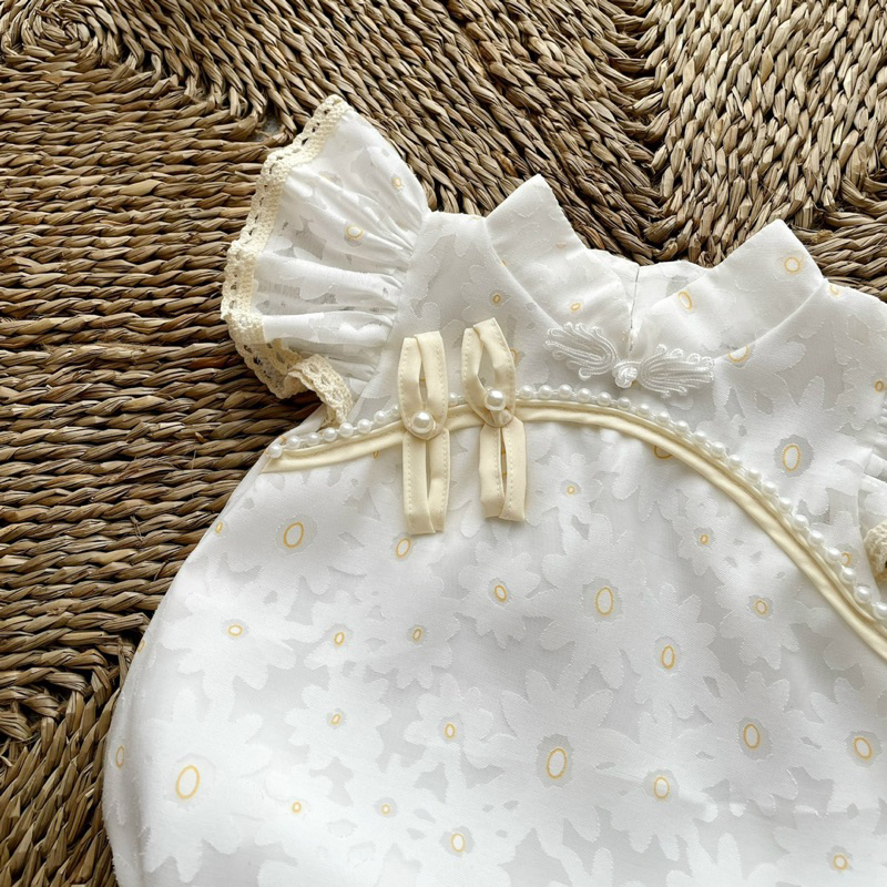 Body Cánh Tiên Cổ Tàu Trắng NHÍM XÙ KIDS Bé Gái Sơ Sinh, Đầy Tháng, Thôi Nôi Chất Tơ Hoa Ép Phối Ren B083