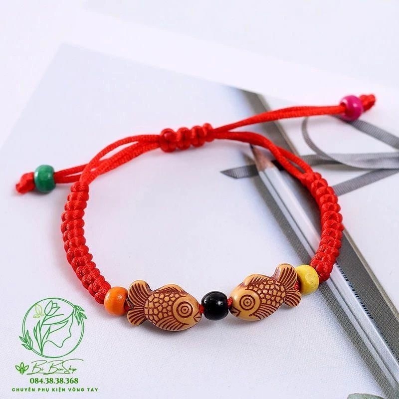 VÒNG TAY CHỈ ĐỎ CON CÁ MAY MẮN