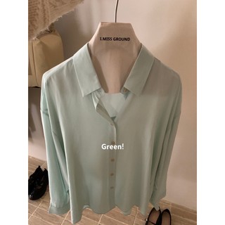 𝗟𝗔 𝗖𝗛𝗔𝗥𝗠𝗘́ | Áo sơ mi lụa tơ trơn cổ đức 30586 I MISS GROUND