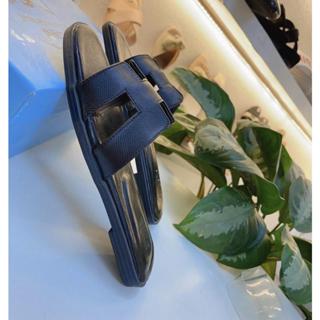 Dép lê nữ - H Đen tuyền- Xịn - hàng đẹp model 2022 - Ảnh chụp thật