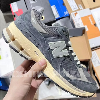Giày new balance nb2002r "black dark grey"