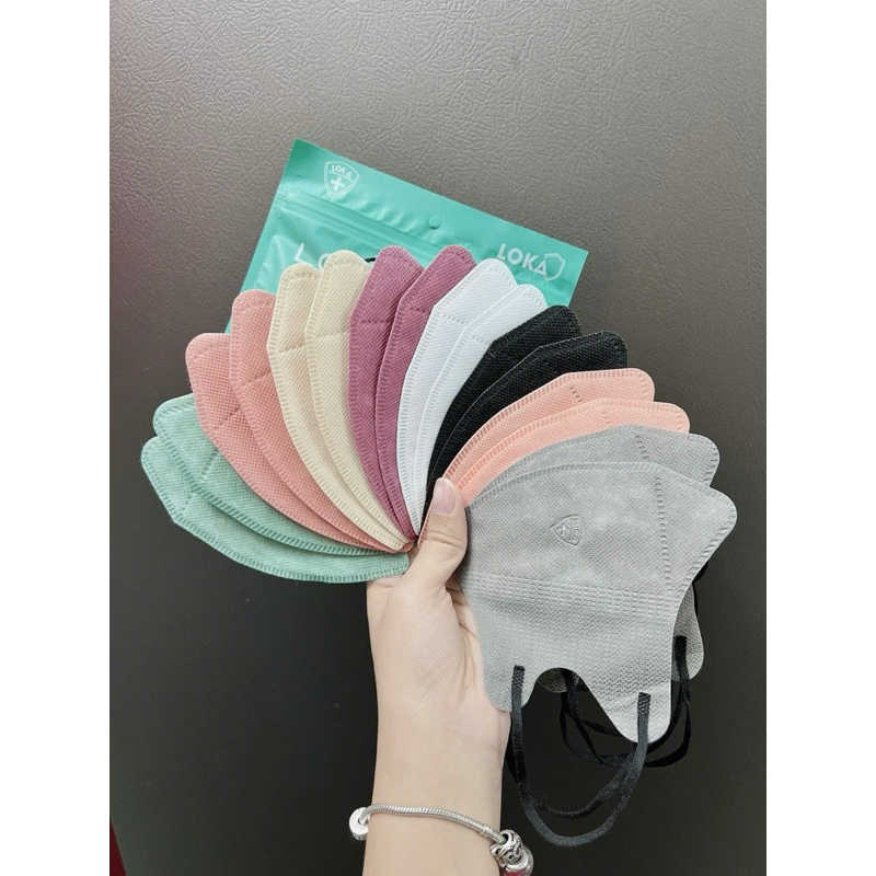 Combo 30 gói gồm 300 chiếc khẩu trang 5D