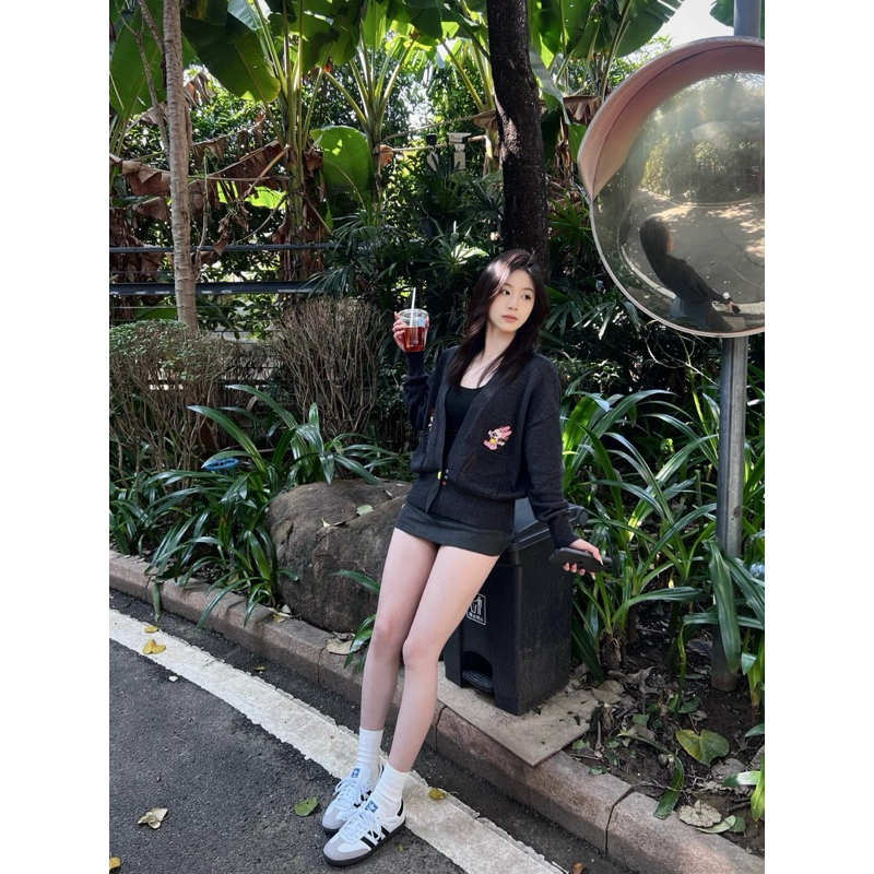 𝐂𝐇𝐄𝐑𝐑𝐘: Áo Cardigan Xám Chuột Mickey