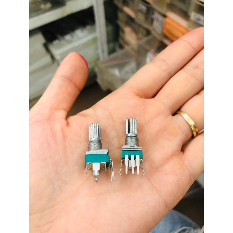 Set 5 chiết áp 3c xanh cong có ốc, cán tròn 1,5cm
