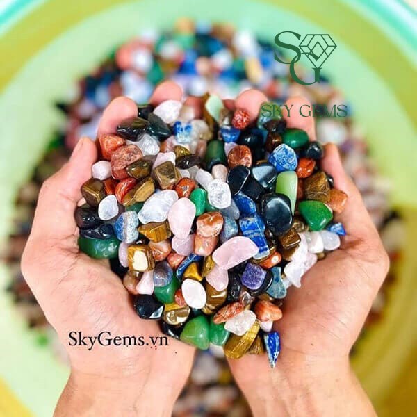 Đá vụn tự nhiên thanh tẩy T.Anh ngũ sắc trang trí nhà cửa, rải bể cá, rải nền nhà đóng gói 1Kg