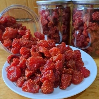 1 KG- Dâu tây nguyên chất sấy dẻo thơm ngon loại 1