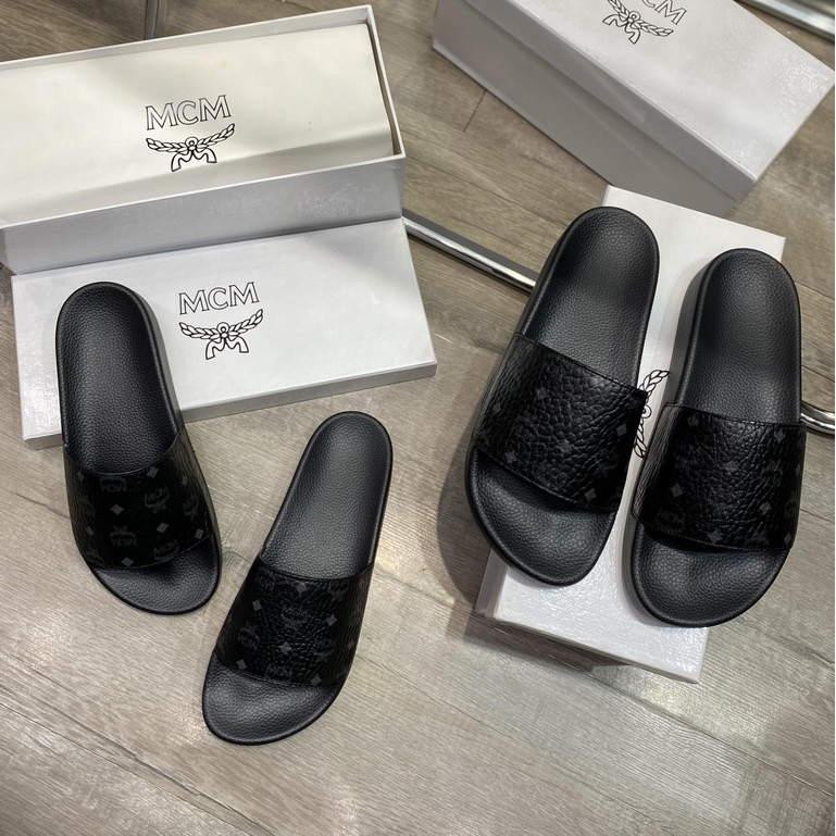 SLIDE SANDAL MCM 'BLACK' chấm bi. DÉP MCM DA ĐEN sần chấm BI.